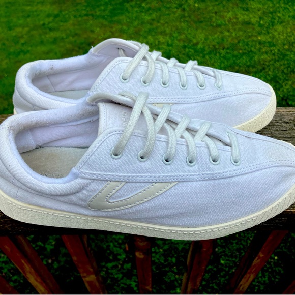 Tretorn used classic tennis shoes size 9 women’s - Picture 2 of 3